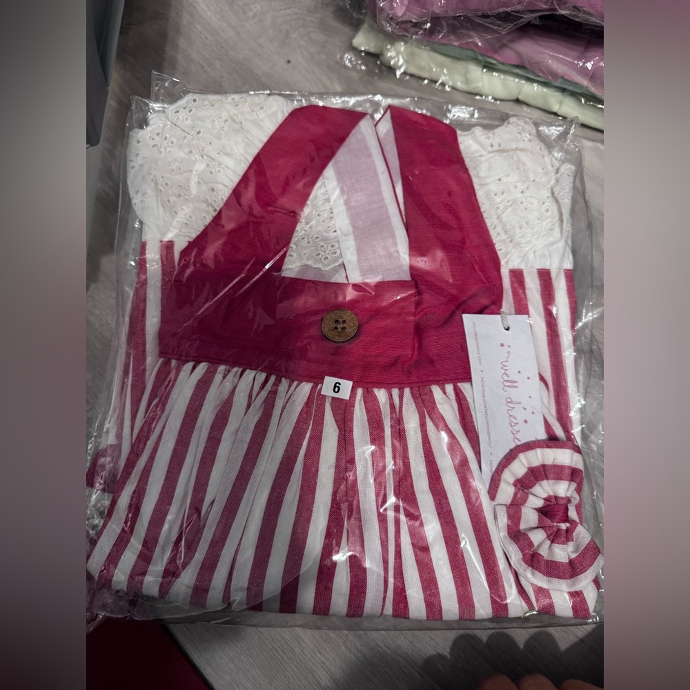 Size 6 WDW AH set.